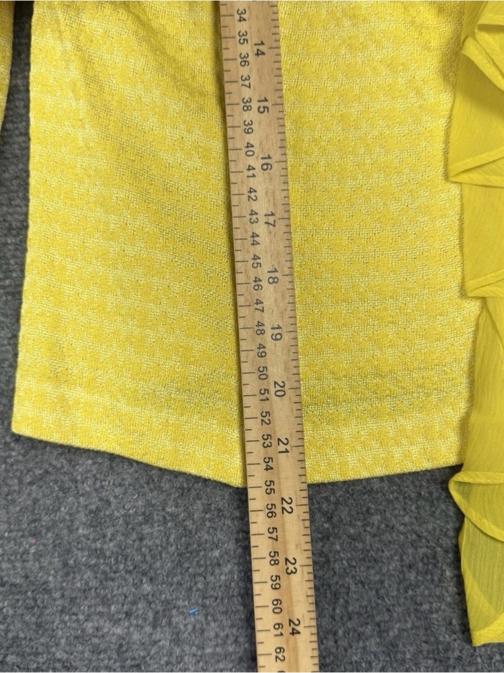 ST. JOHN Silk Wmns Yellow Blouse With Skirt Set READ Measurments - Picture 5 of 16